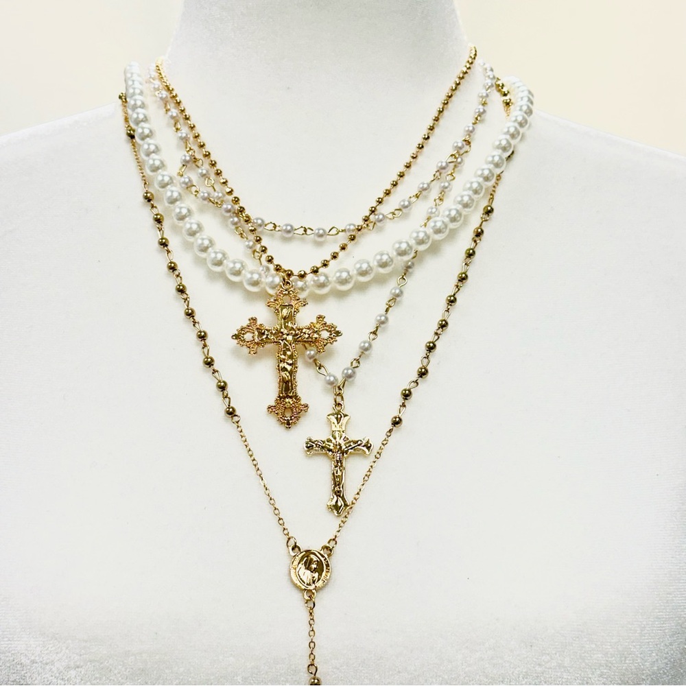4 pcs set gold and white layered necklace with crosses and pearls